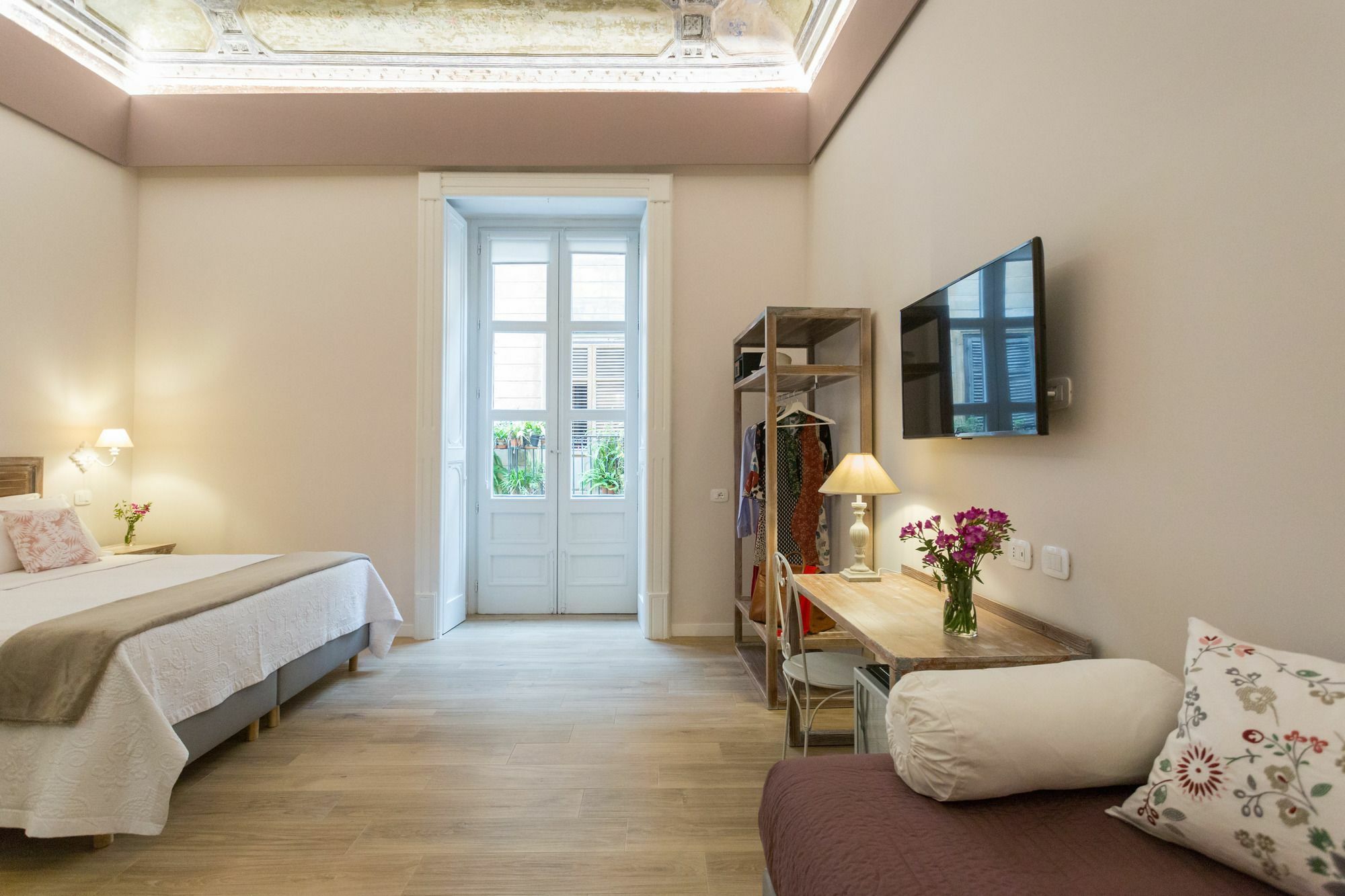 Bellaroto & Guest house